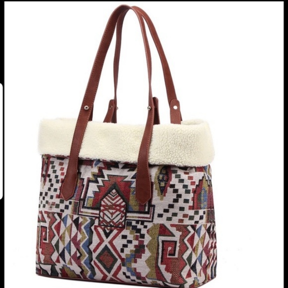 50% OFF CLOSE-OUT! Tribal Print Tote - Picture 2 of 6